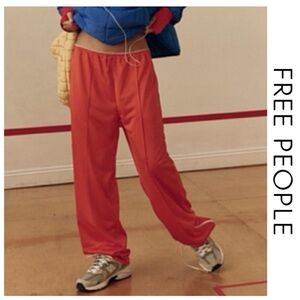 ❤️NWTS-$100 FREE PEOPLE Roll With It Pants M *Flame-Red M Flattering Fit Relaxed